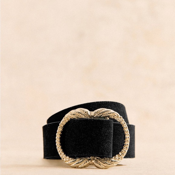 Sezane Accessories - NWOT Sézane Artemis Black Suede Belt Size 90